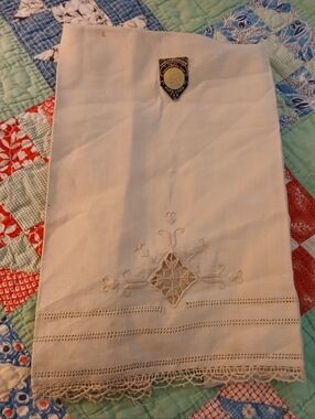 VINTAGE Pure LINEN HAND EMBROIDERED HAND TOWEL NOS